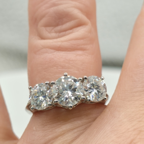 Hold For Mis Stunning 3.2 Carat Moissanite Ring - Picture 7 of 12